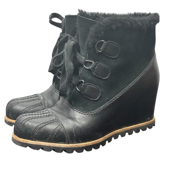 UGG Alasdair Wedge Fur lined Tie Booties Black Size 7 Comfortable Warm Cozy - Picture 2 of 15
